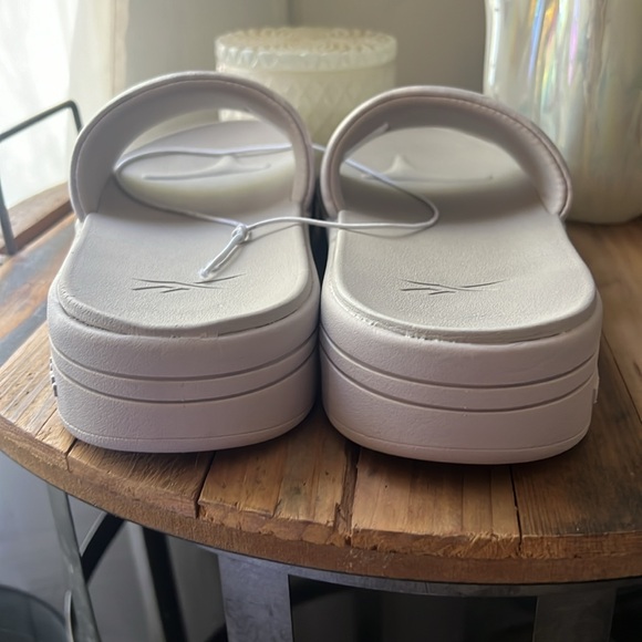 NWT Reebok slides - Picture 5 of 9
